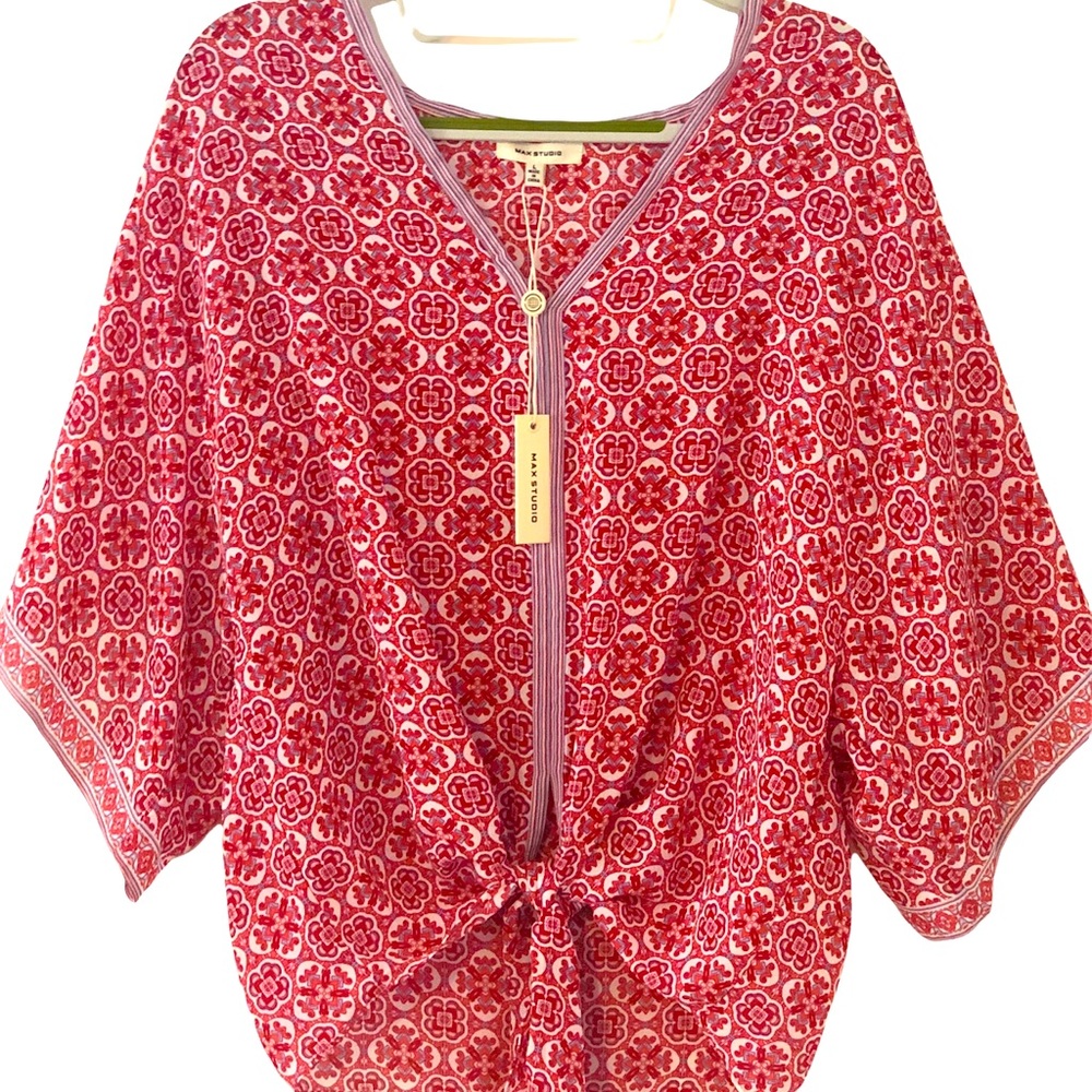 Max Studio V Neck Blouse Dolman Sleeves.  Great for Spring w/ white pants/denim!